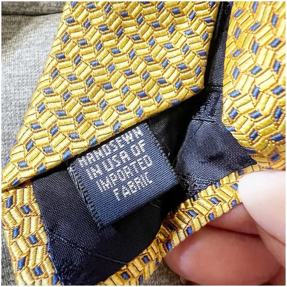 Land’s End 100% Silk Men’s Yellow Tie Geometric Print Textured Vintage Preppy